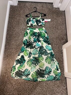 Almost Famous Green and Teal Tropical Two-Piece Set